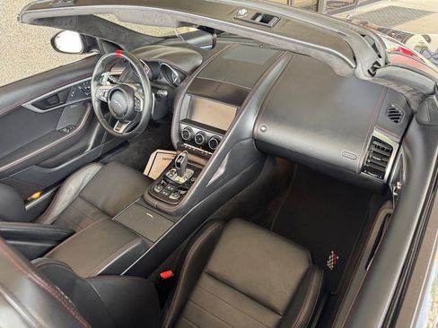 Used 2020 Jaguar F-TYPE Convertible image 18