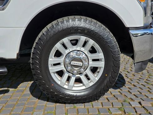 Used 2017 Ford F250 XLT w/ XLT Value Package image 8