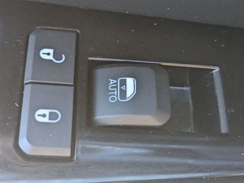 Used 2022 Jeep Wagoneer Series III w/ Rear Seat Video Group 1 AWD/4WD image 25