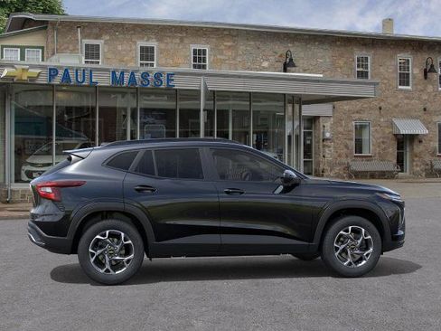 New 2026 Chevrolet Trax LT w/ Driver Confidence Package image 5