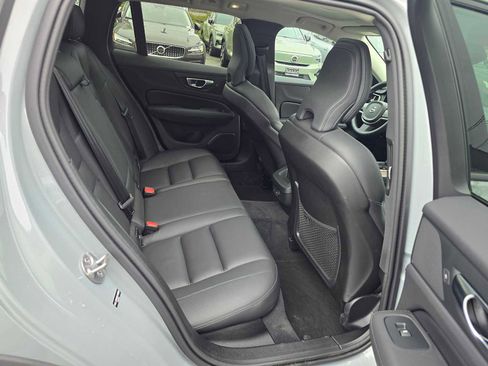 Certified 2025 Volvo V60 B5 Cross Country Plus AWD/4WD image 13