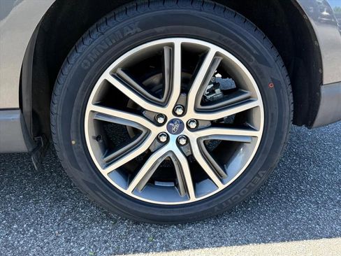 Used 2020 Ford Edge Titanium image 11