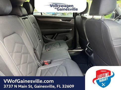 Certified 2025 Volkswagen Atlas Cross Sport SE AWD/4WD image 8