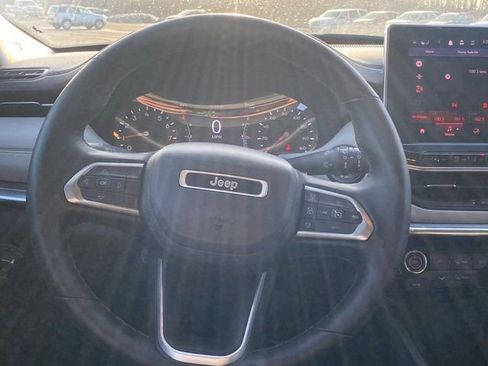 Used 2022 Jeep Compass Limited image 8