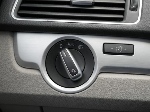 Used 2012 Volkswagen Passat 2.5 SE image 51