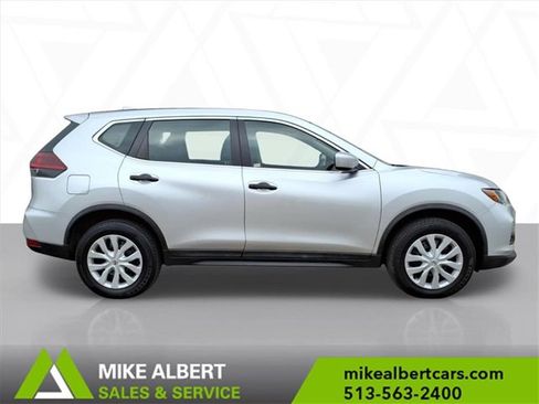 Used 2019 Nissan Rogue S image 8