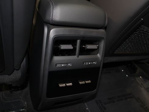 Used 2025 Porsche Macan Turbo Electric AWD/4WD image 47