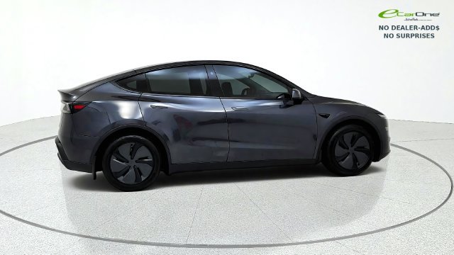 Used 2026 Tesla Model Y AWD image 9