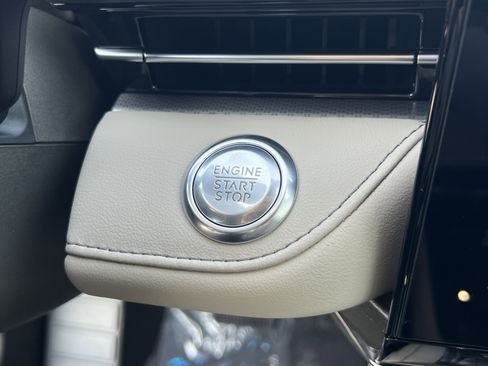 New 2025 Lincoln Nautilus Premier w/ Equipment Group 102A image 25