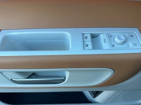 New 2025 Volkswagen ID. Buzz 1st Edition image 9