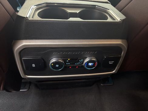Used 2024 Ford Expedition Limited AWD/4WD image 15