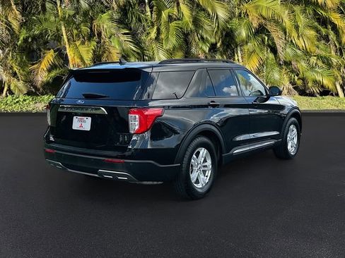 Used 2023 Ford Explorer XLT w/ Equipment Group 202A image 5