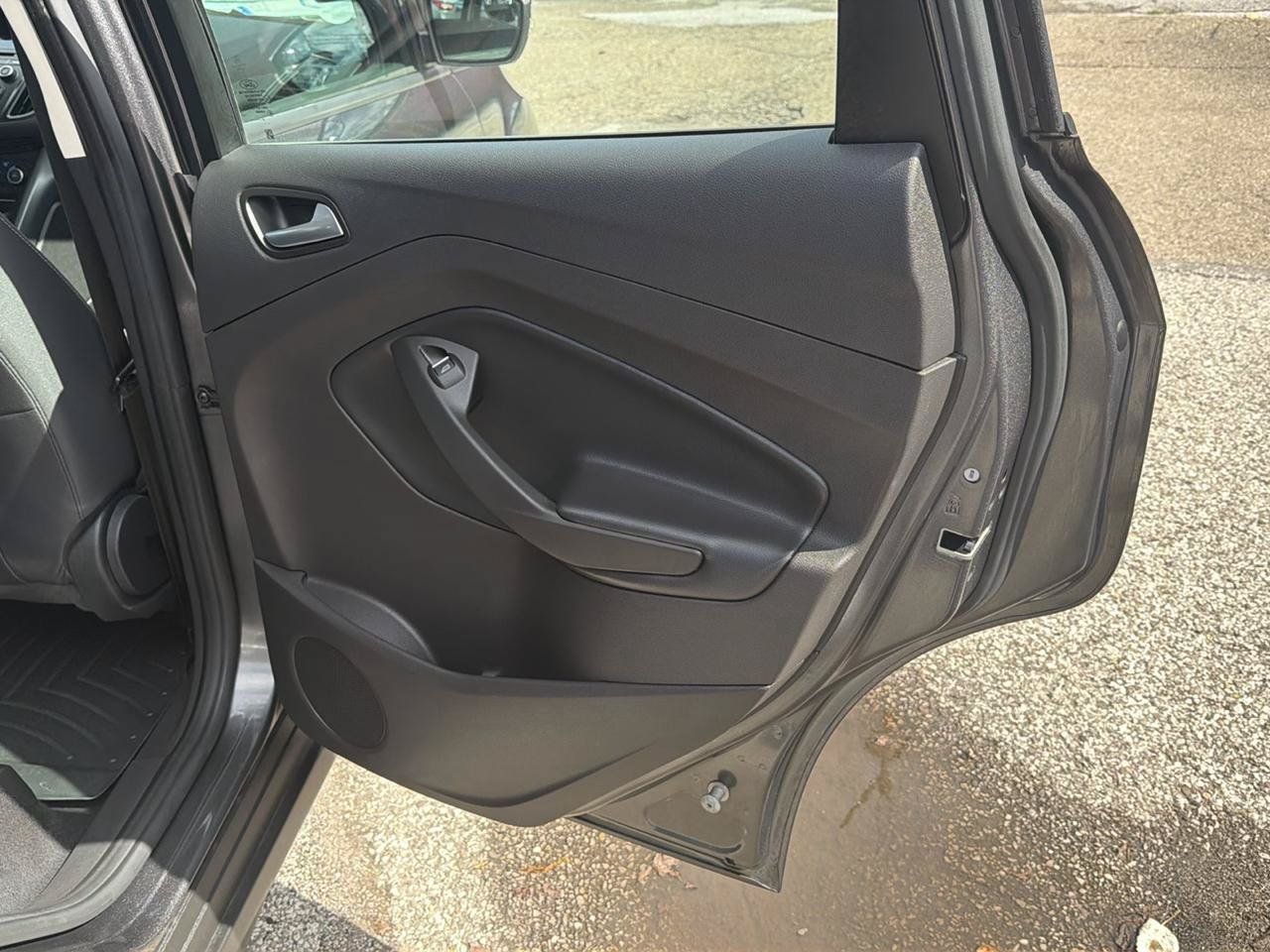 Used 2018 Ford C-MAX SE w/ Cold Weather Package FWD image 26