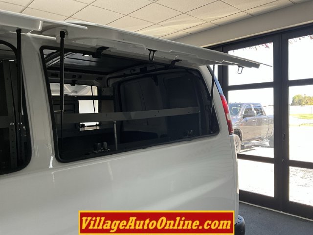 Used 2017 Chevrolet Express 2500 RWD image 21