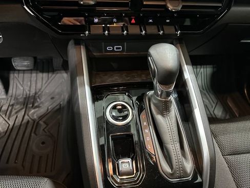 Used 2024 Chevrolet Colorado LT w/ LT Convenience Package image 15