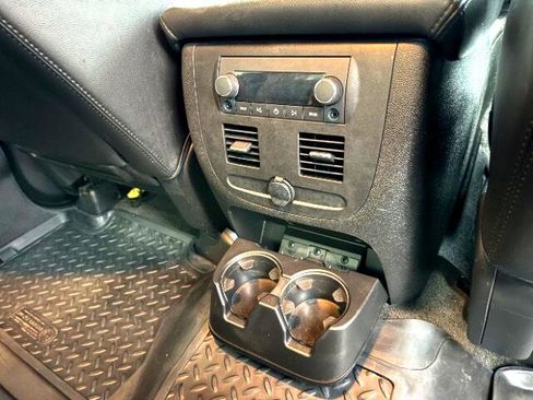 Used 2011 Chevrolet Avalanche LTZ image 9