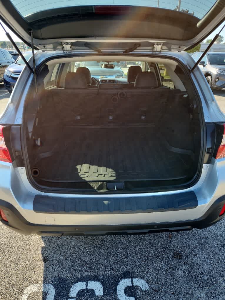 Used 2019 Subaru Outback 3.6R Limited w/ Popular Package #2 AWD/4WD image 26