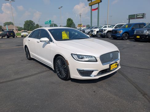 Used 2018 Lincoln MKZ Reserve AWD/4WD image 2