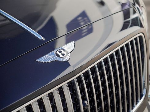 Certified 2023 Bentley Flying Spur W12 image 4