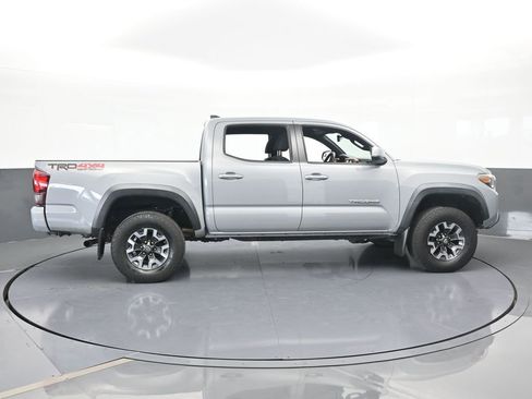 Used 2019 Toyota Tacoma TRD Off-Road image 7
