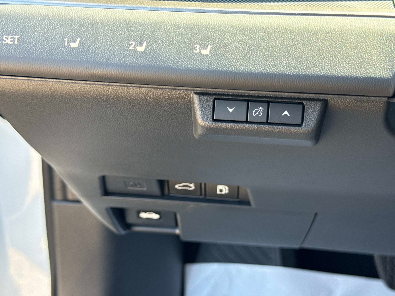 New 2026 Lexus ES 350h w/ Cold Area Package FWD image 22