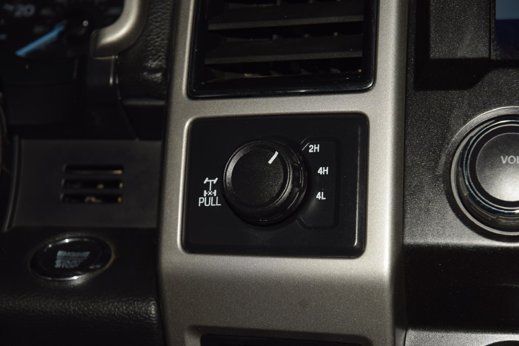 Used 2021 Ford F250 4x4 Crew Cab Super Duty image 32