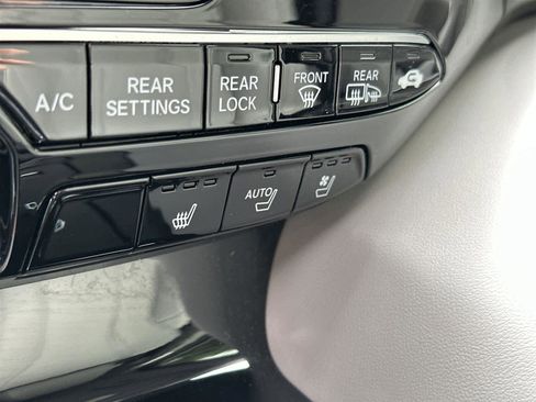 Used 2023 Acura MDX SH-AWD w/ Advance Package image 26