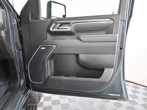 Used 2025 Chevrolet Silverado 2500 LTZ w/ LTZ Plus Package AWD/4WD image 13