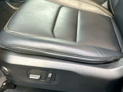 Used 2025 Jeep Wrangler Sahara w/ Safety Group image 9