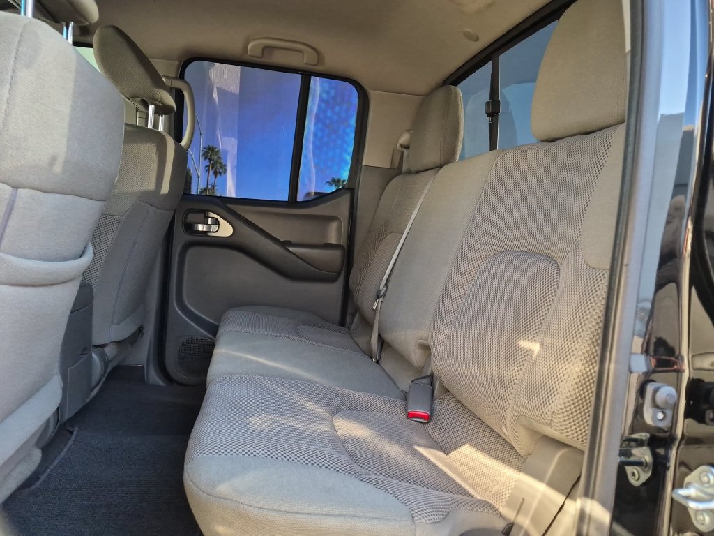 Used 2021 Nissan Frontier SV w/ Midnight Edition Floor Mats RWD image 15