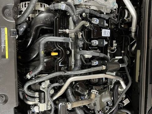 Used 2021 Nissan Sentra SR w/ Lighting Package image 23