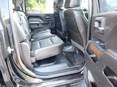 Used 2019 GMC Sierra 2500 Denali w/ Duramax Plus Package AWD/4WD image 18