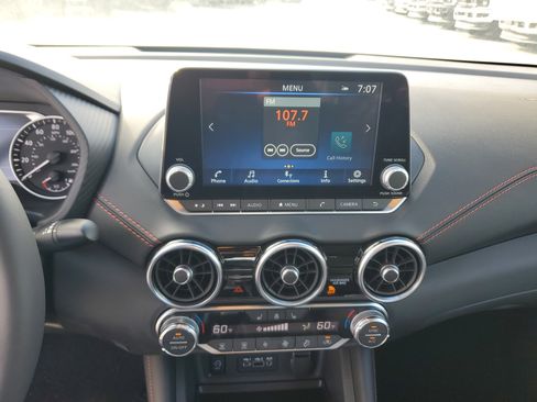 Used 2025 Nissan Sentra SR w/ SR Premium Package FWD image 19