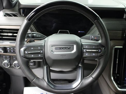 Used 2026 GMC Yukon Denali Ultimate AWD/4WD image 19