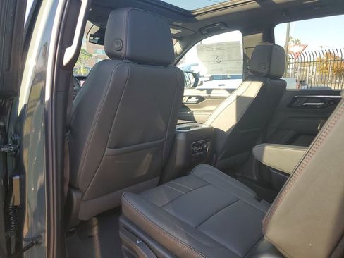 New 2026 Chevrolet Suburban RST w/ Comfort Package image 17