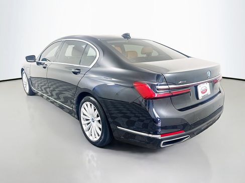 Used 2022 BMW 745e xDrive w/ Premium Package AWD/4WD image 7