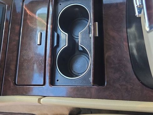 Used 2012 Cadillac Escalade Luxury image 24