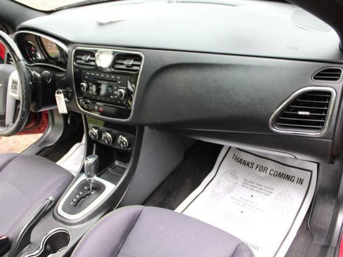 Used 2013 Chrysler 200 Touring FWD image 30