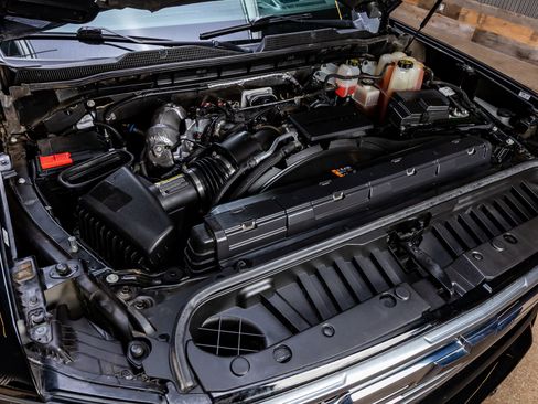 Used 2024 Chevrolet Silverado 3500 High Country w/ High Country Premium Package AWD/4WD image 41
