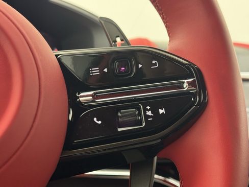 Used 2025 Aston Martin DBX 707 image 20