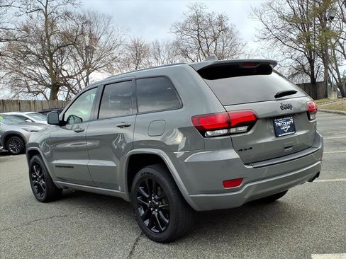 Used 2020 Jeep Grand Cherokee Altitude image 4