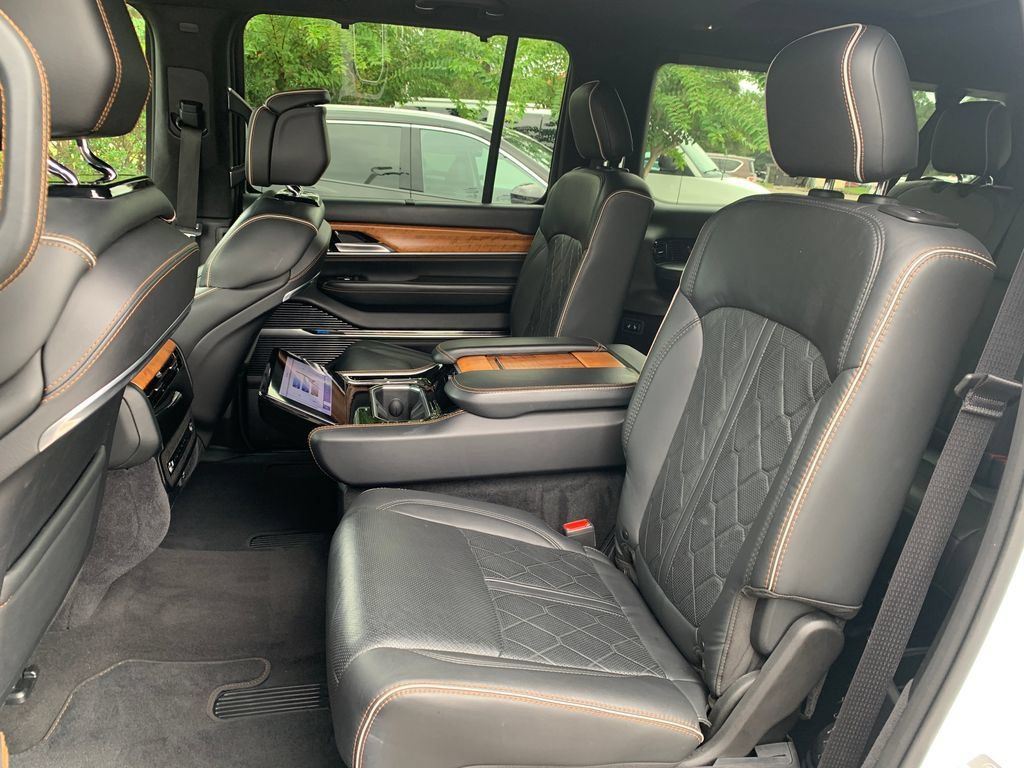 Used 2024 Jeep Grand Wagoneer L Series III AWD/4WD image 22