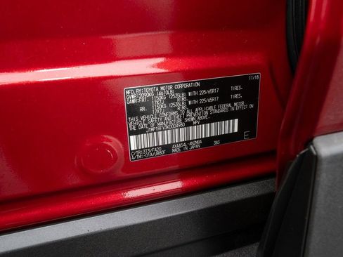 Used 2019 Toyota RAV4 XLE w/ Convenience Package image 22