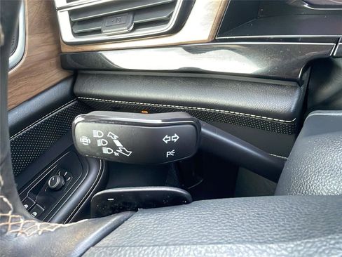 Used 2024 Volkswagen Atlas SE image 23