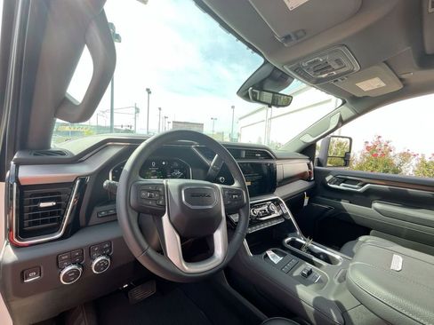 New 2025 GMC Sierra 2500 Denali w/ Denali Reserve Package AWD/4WD image 11