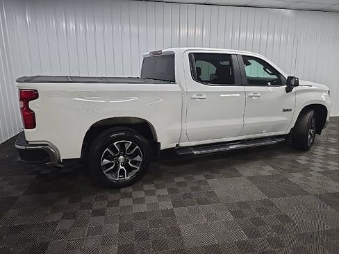 Used 2022 Chevrolet Silverado 1500 LT RWD image 3