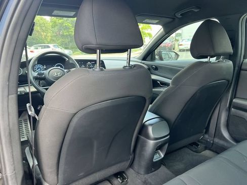 Certified 2025 Hyundai Elantra SEL FWD image 35