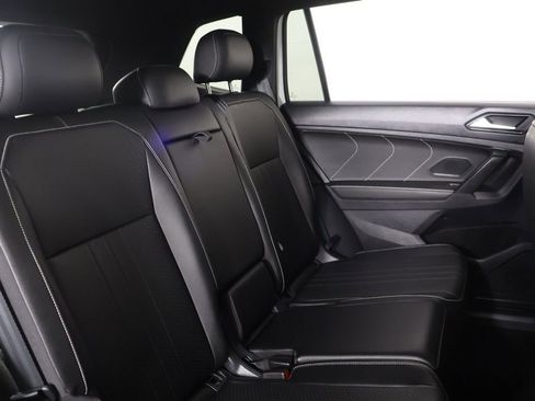 Used 2024 Volkswagen Tiguan SE R-Line image 35