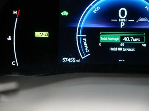 Used 2025 Toyota Camry SE FWD image 31
