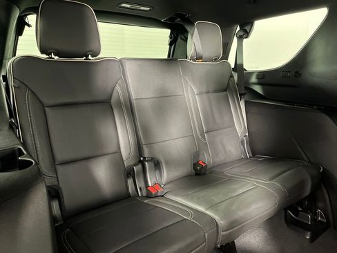 Used 2022 GMC Yukon SLT w/ SLT Premium Package AWD/4WD image 11
